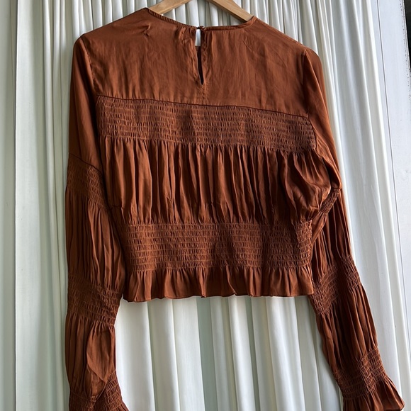 DO + BE - size medium - brown statement blouse - Picture 4 of 7